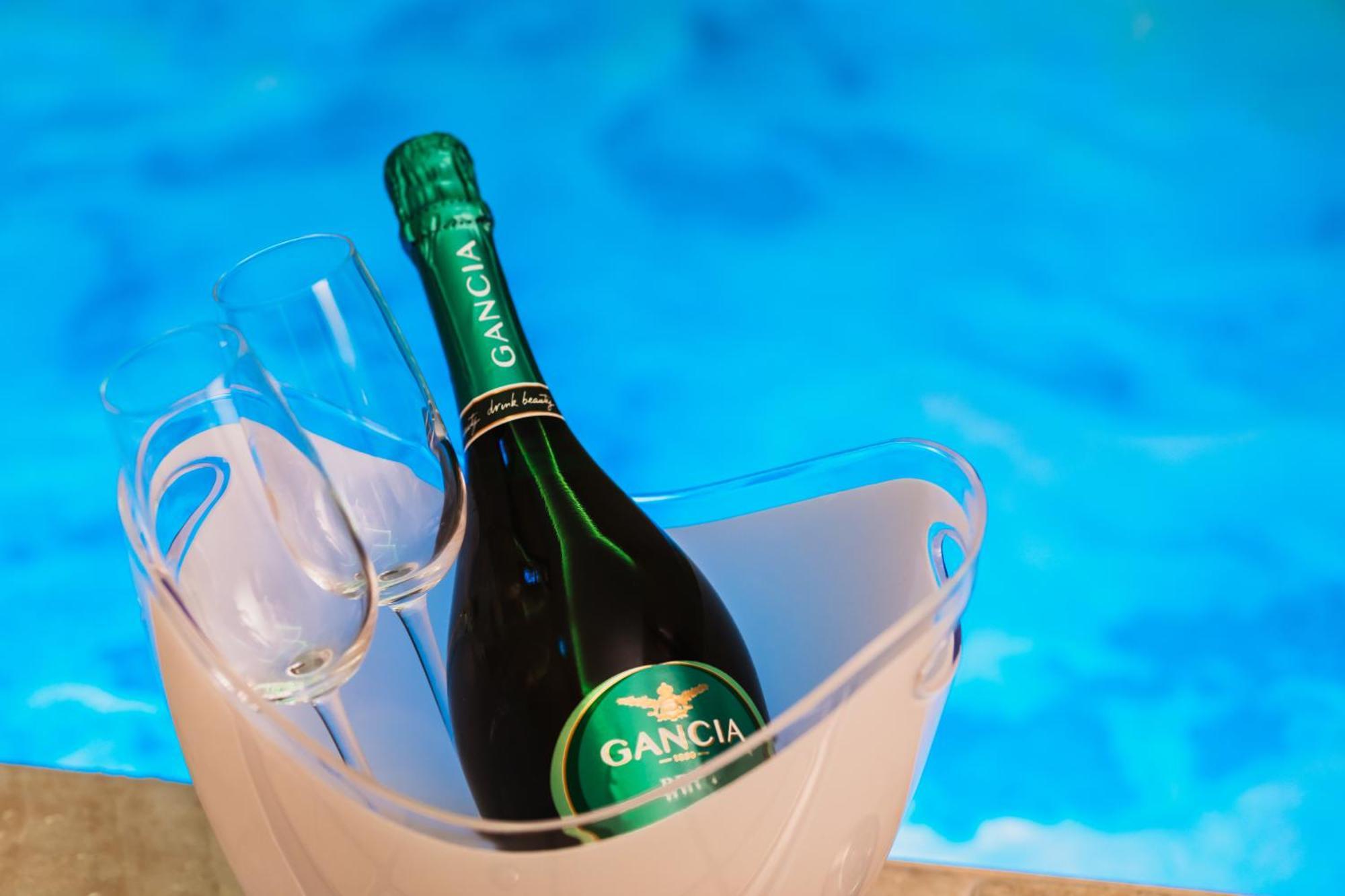 Luxuite Spa Con Piscina E Jacuzzi Альберобелло Экстерьер фото