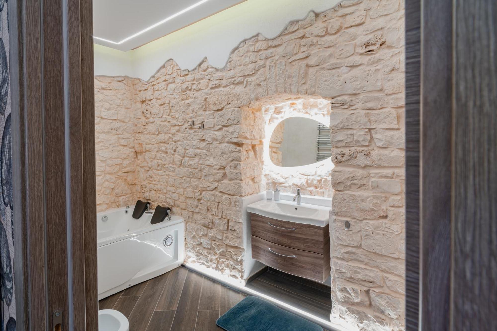 Luxuite Spa Con Piscina E Jacuzzi Альберобелло Экстерьер фото